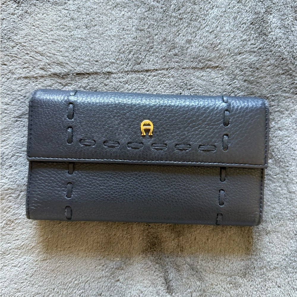 Vintage Etienne Aigner Navy Leather Wallet with Gold Accent